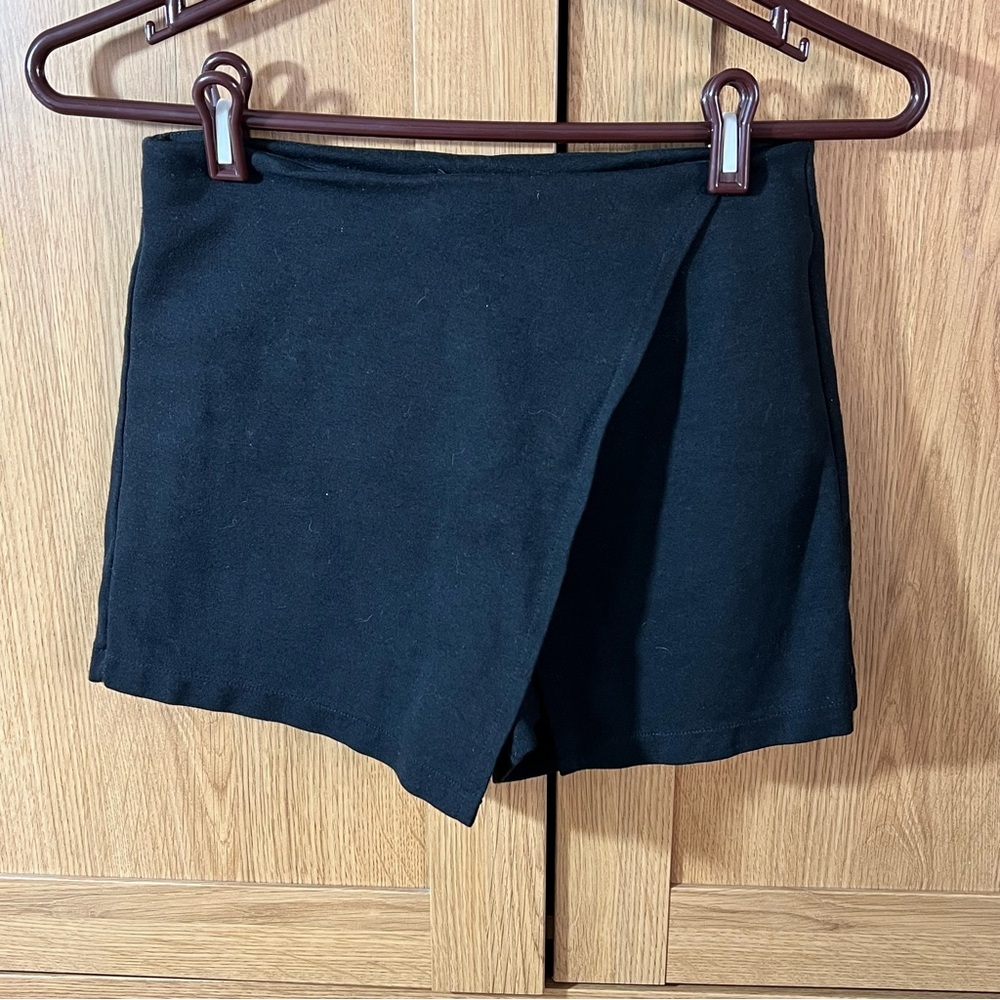 Brandy Melville Black Skort